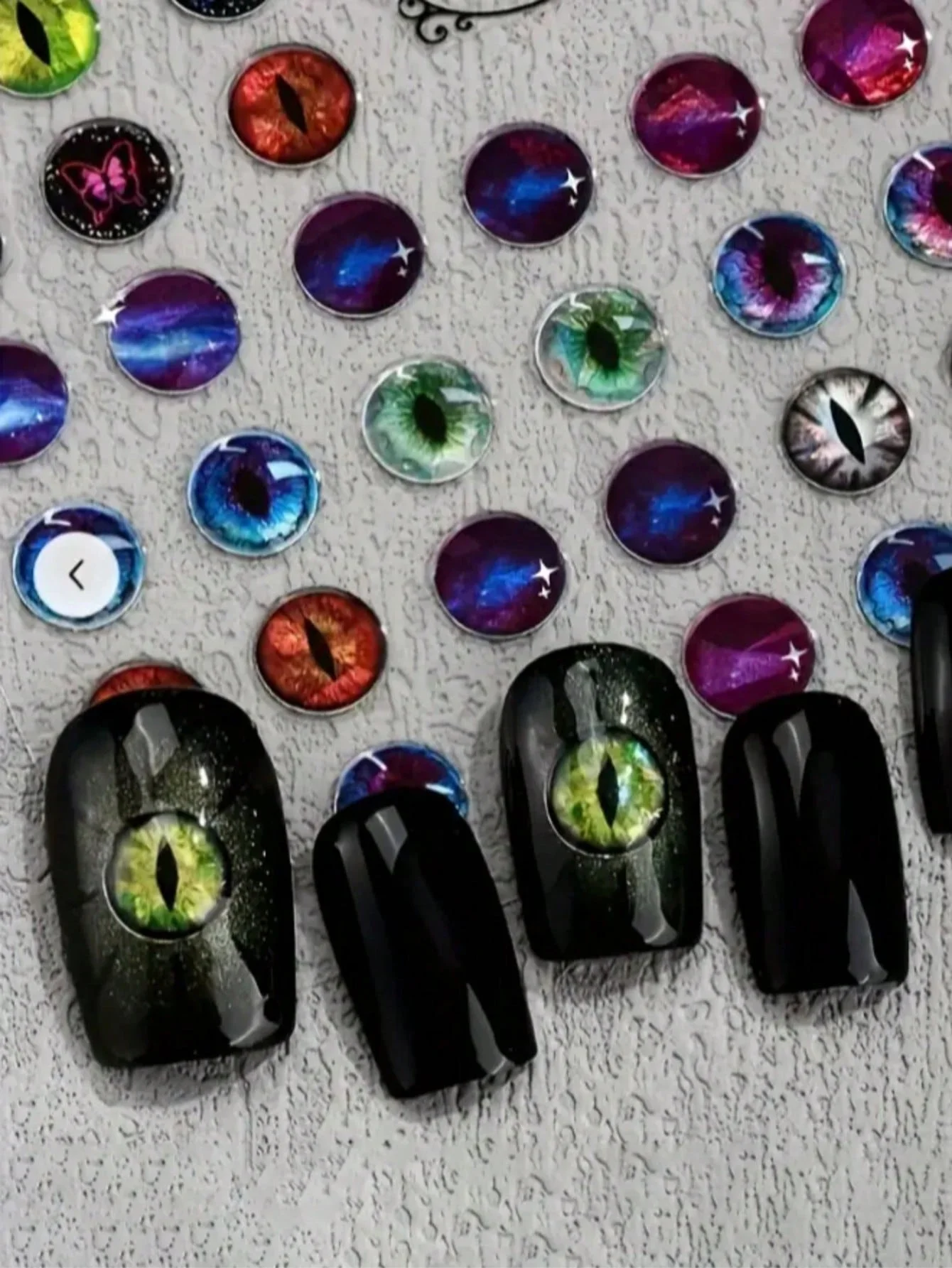 3D Colorful Dragon Eye Nail Stickers with Simulated Vertical Pupil Eyes, Thin and Flexible Adhesive Nail Decals, Cat Eye Decorations, 1 Sheet