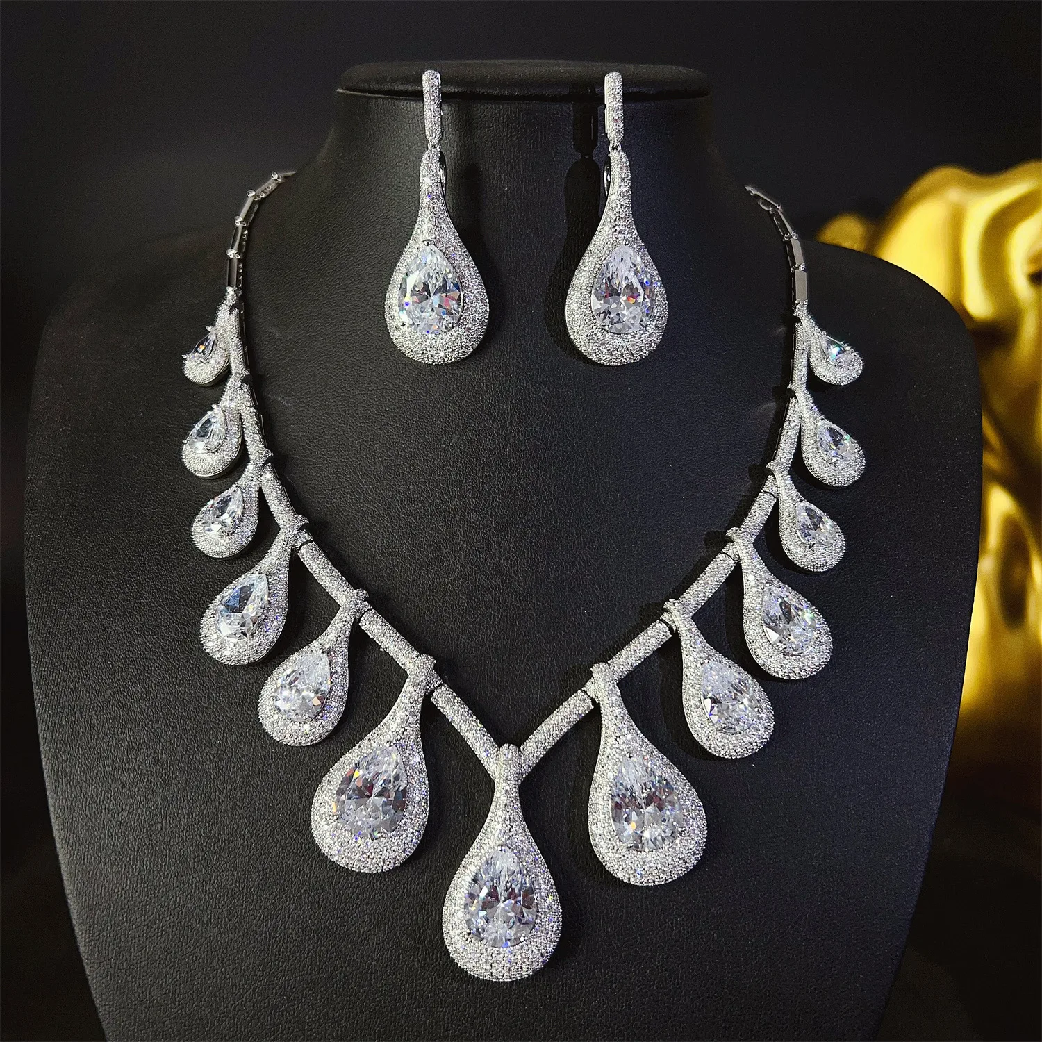 New Premium Super Pretty 2 Pcs Sparkling Jewellery Teardrop Necklace Earrings Summer Banquet Party Dress Bridal Prom