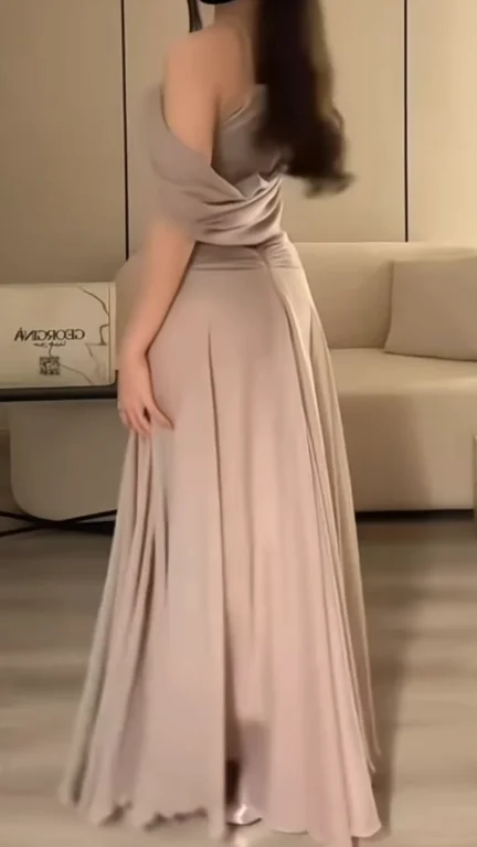 Arabia Dubai Modern Women's Long Velvet Dresses For Occasions Simply Draped Chiffon Ruffle Prom Gown فستان ماركة image 3