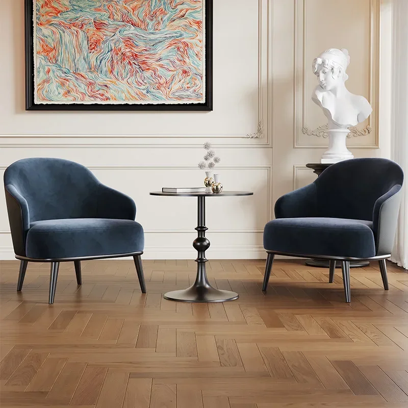 Chaise de loisirs de style médiéval, design français rétro, hôtel, famille d'accueil, canapé de réception unique, table et chaises de négociation