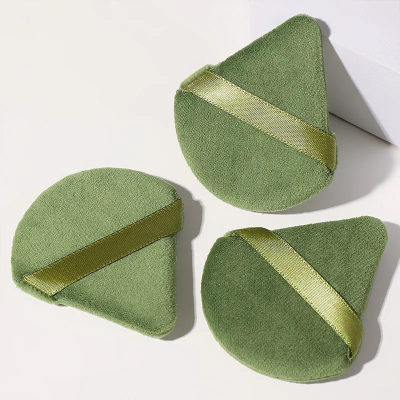 50 個抹茶色三角形ベルベットパウダーパフソフトルースパウダーパフ 7*6.8*1 センチメートルミニメイクスポンジ女性美容用品