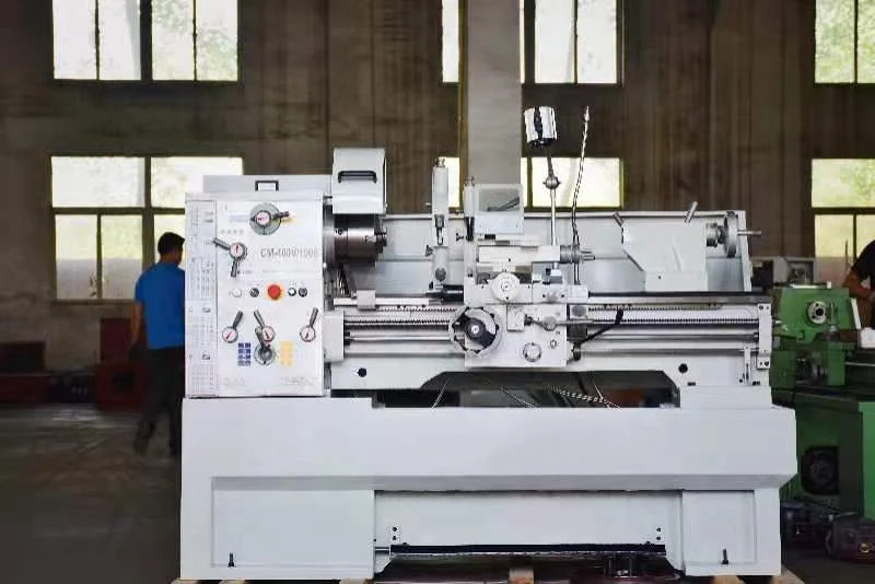 Airow CM6241 Variable Speed 52mm Spindle Bore Manual Lathe Machine with CE for Sale