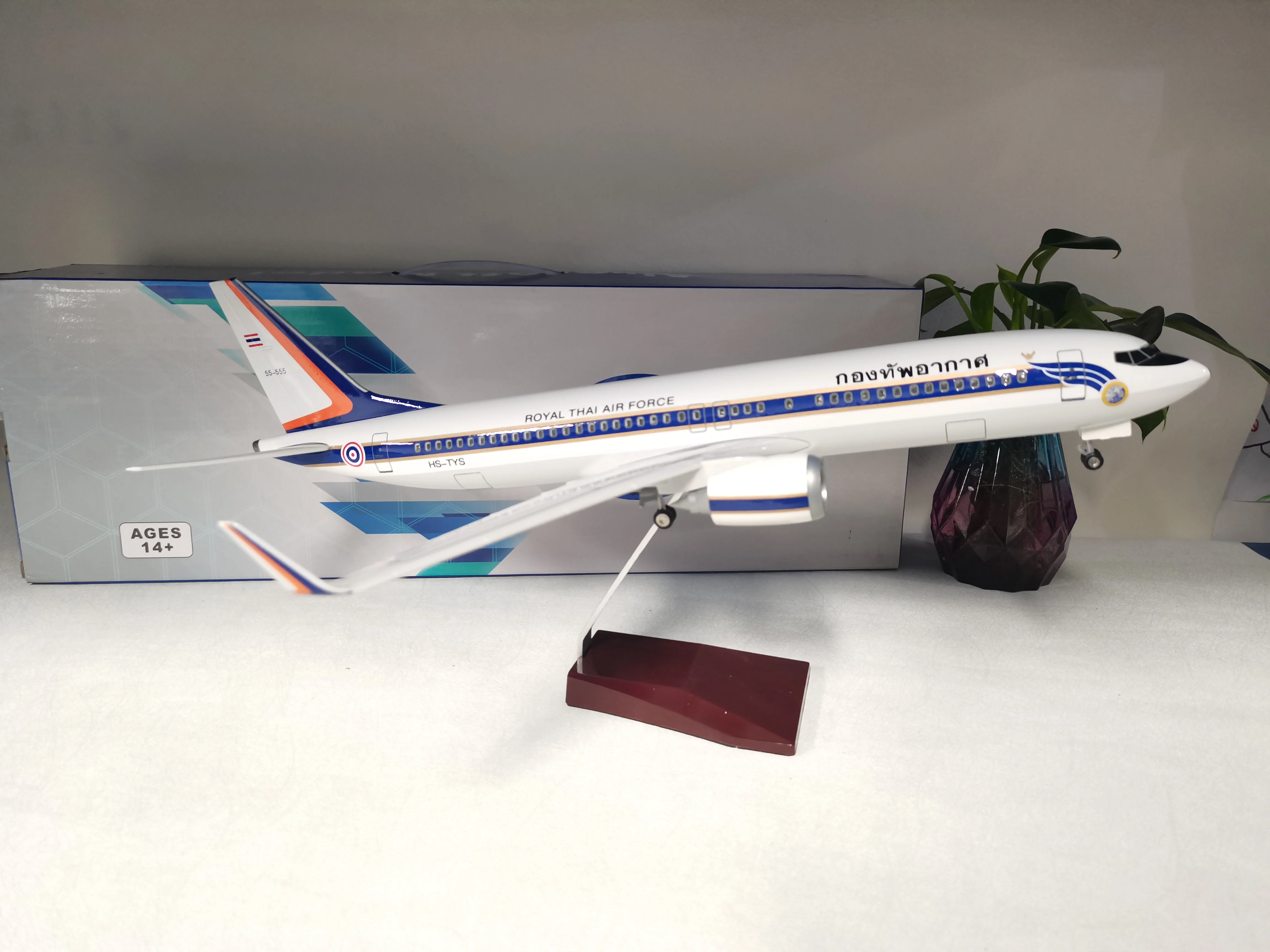 

47cm Toy Planes Thailand Air Force B737 Plane Model 1:130 Scale Aircraft Resin Collectible Die-Cast Airplane Souvenir Plane Toy