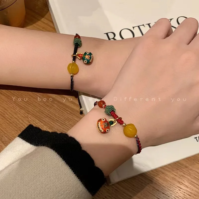 

Этнический стиль Золотой зверь Уникальный дизайн Плетеный красный браслет ручной работы Ювелирный подарок для мужчин и женщин