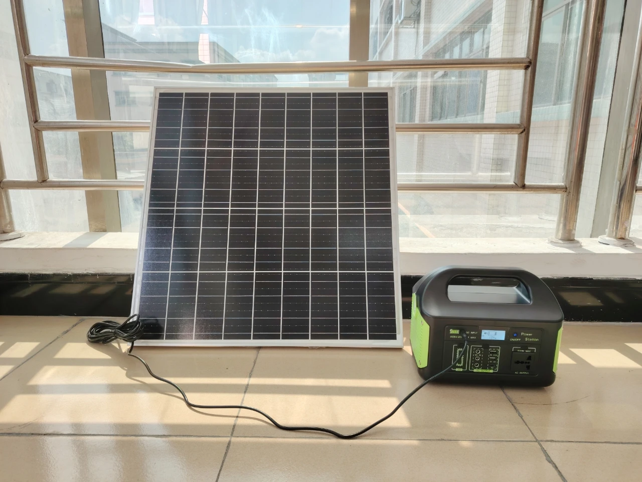 500W LIfepo4 Battery Rechargeable Electric Solar Generator Portable Backup Power Station for Home Camping