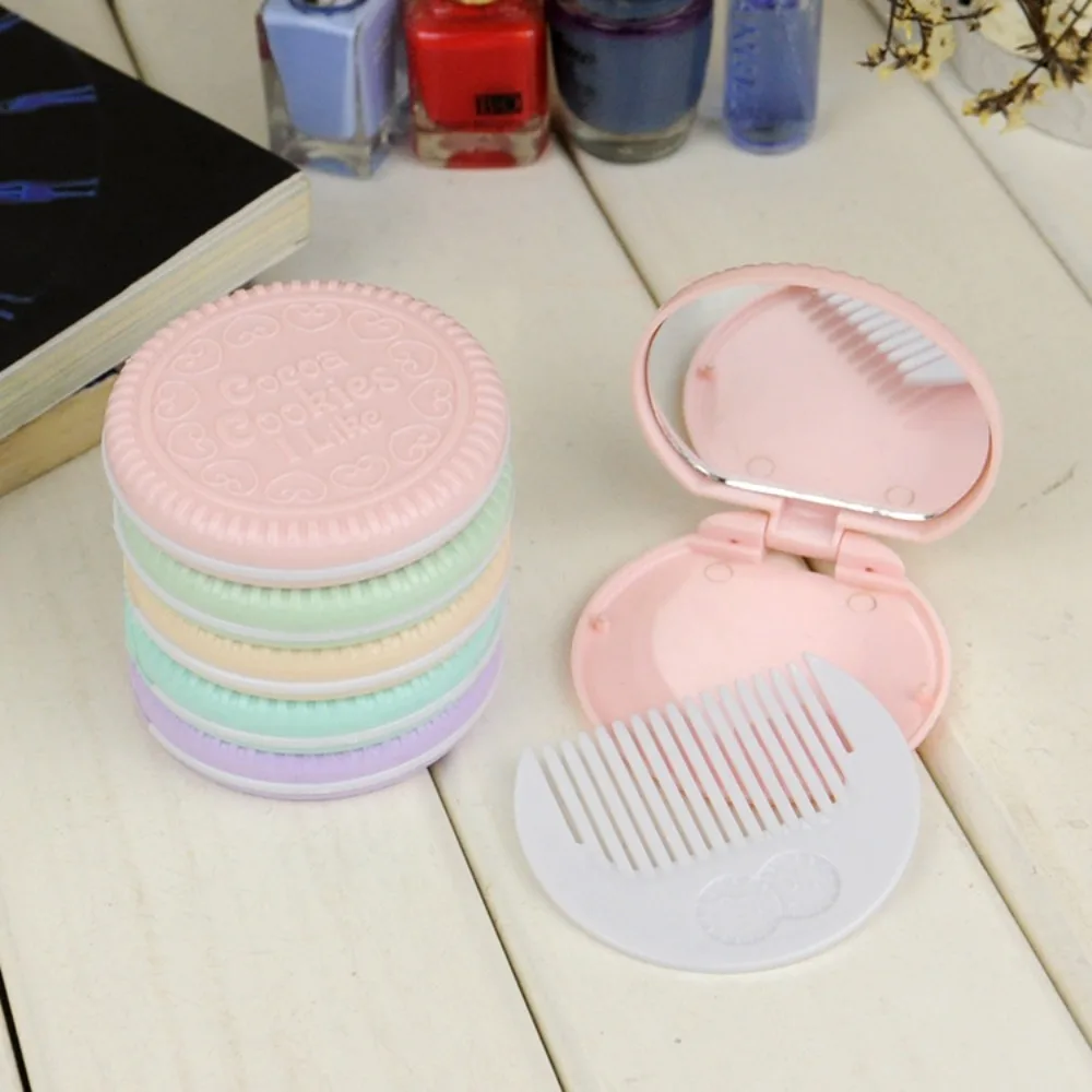 

Mini 2 in 1 Comb Mirror Set Folding Comb Pocket Mirror Makeup Mirror with Comb Set Durable Cute Chocolate Cookie Shaped Travel