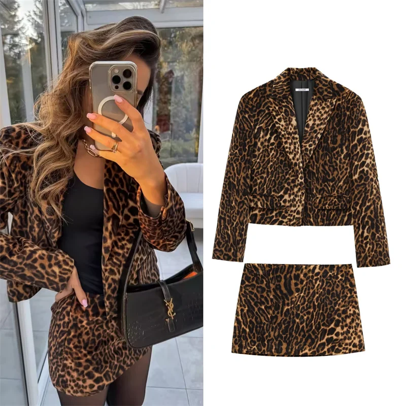 

Women's Suit 2025 Autumn New Style Animal Print Long Sleeve Velvet Suit Jacket and Short Skirt Set Sexy Fashion Personality