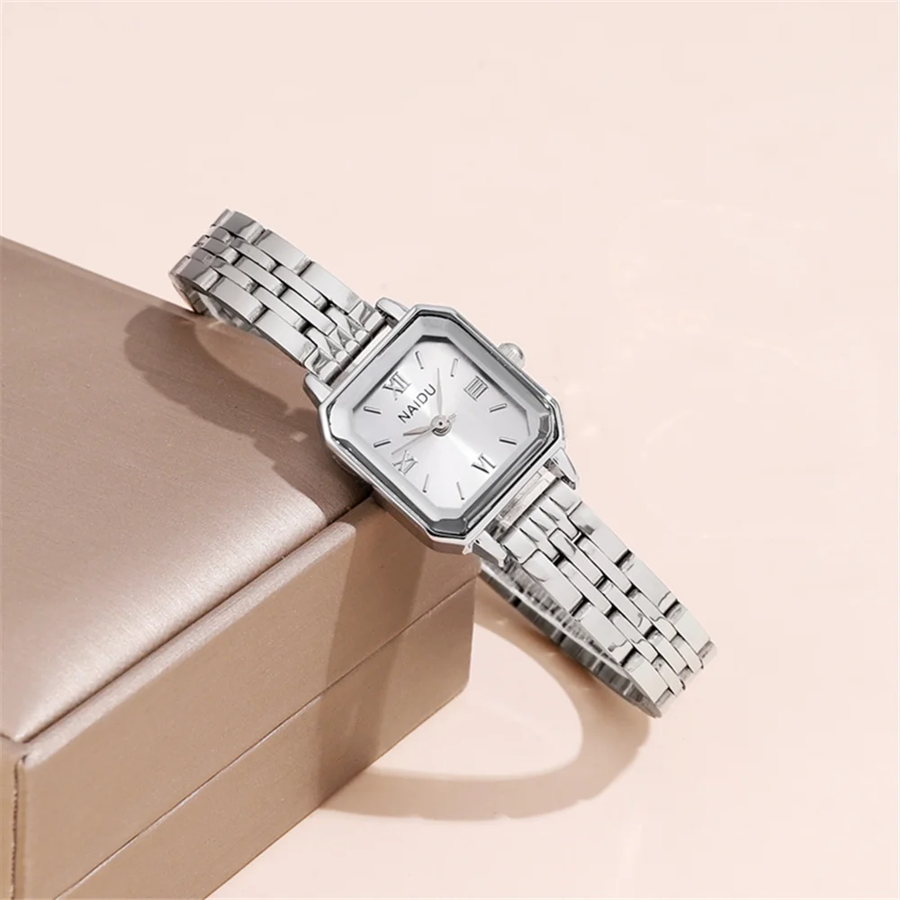 trendy women small dial quartz steel watch