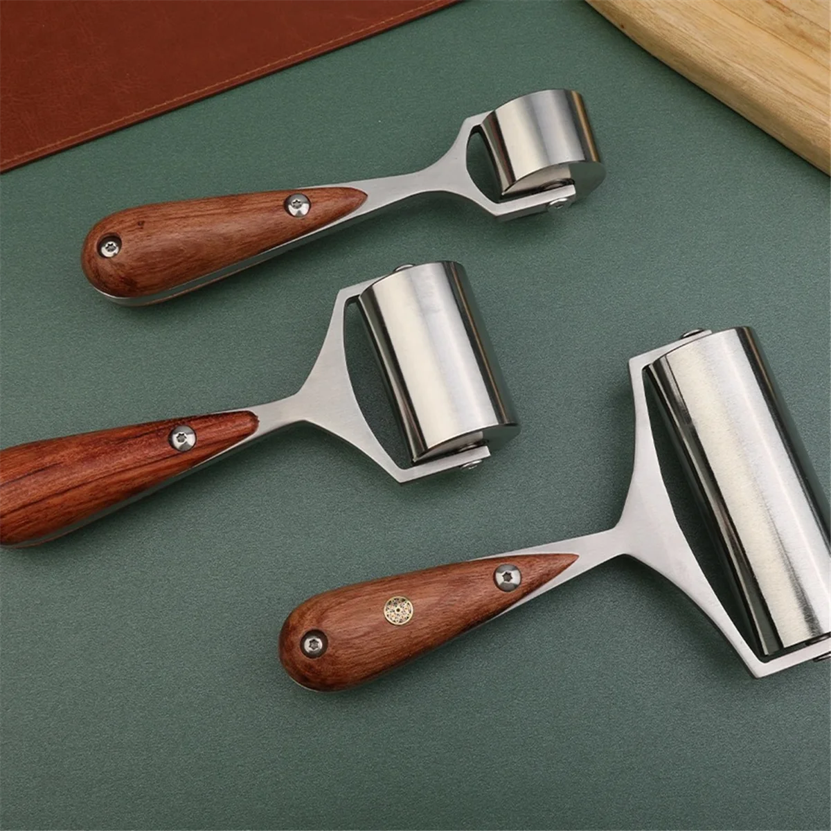 A83Z الكمثرى الخشب مقبض الجلود الأسطوانة الغراء حواف الترقق عجلة الحرفية اليدوية أكثر سلاسة كريسر أداة الصلب الحديد لفة 60 مللي متر #4