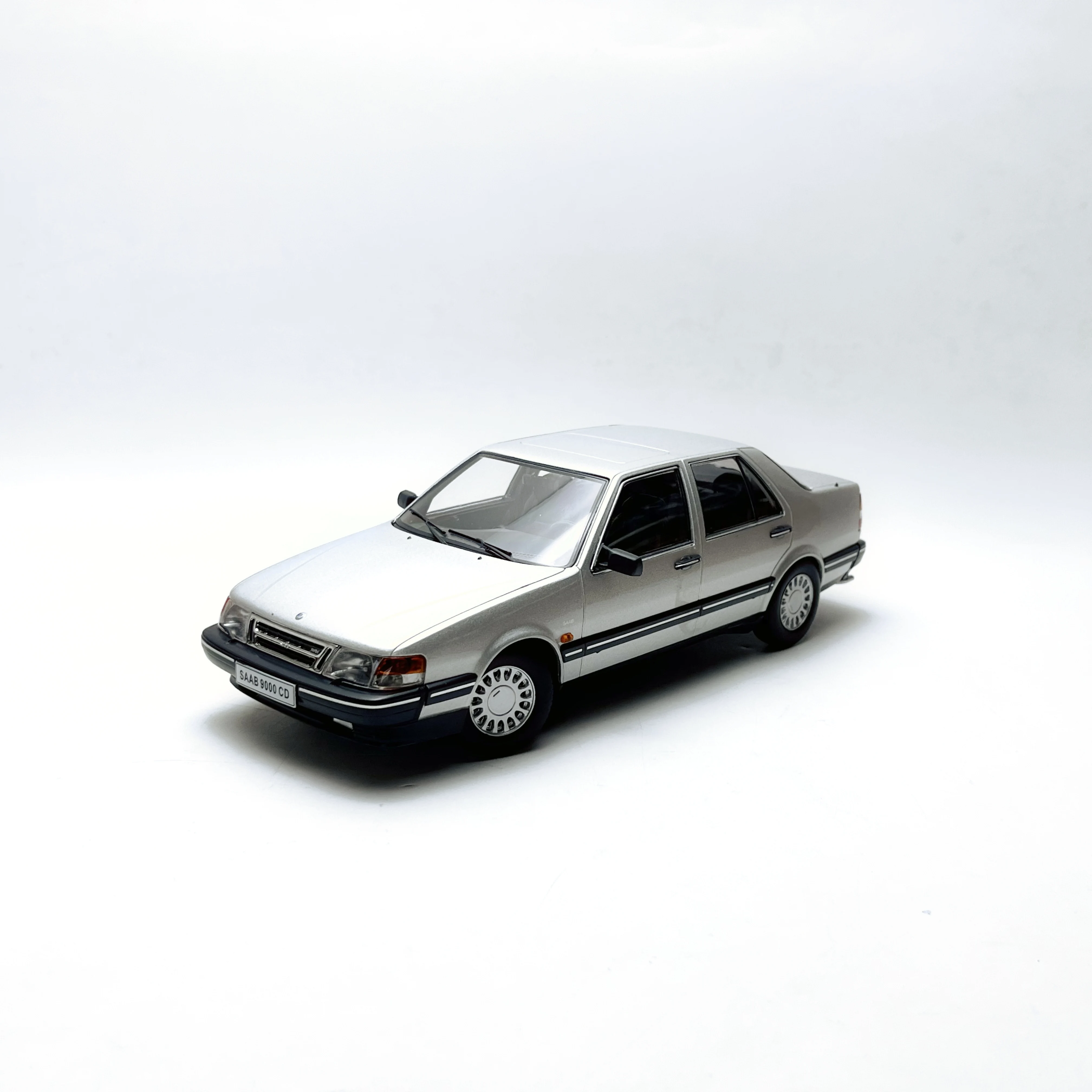 pressofuso-in-scala-1-18-saab-9000-dc-in-lega-d'argento-modello-di-auto-da-collezione-giocattolo-regalo-souvenir-display-ornamento