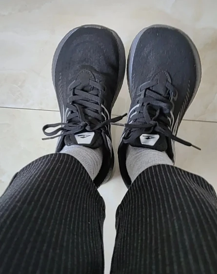 

Summer Lightweight Fashion Stretch Sneakers Marathon Cushion Training Running Shoes for Men and Women