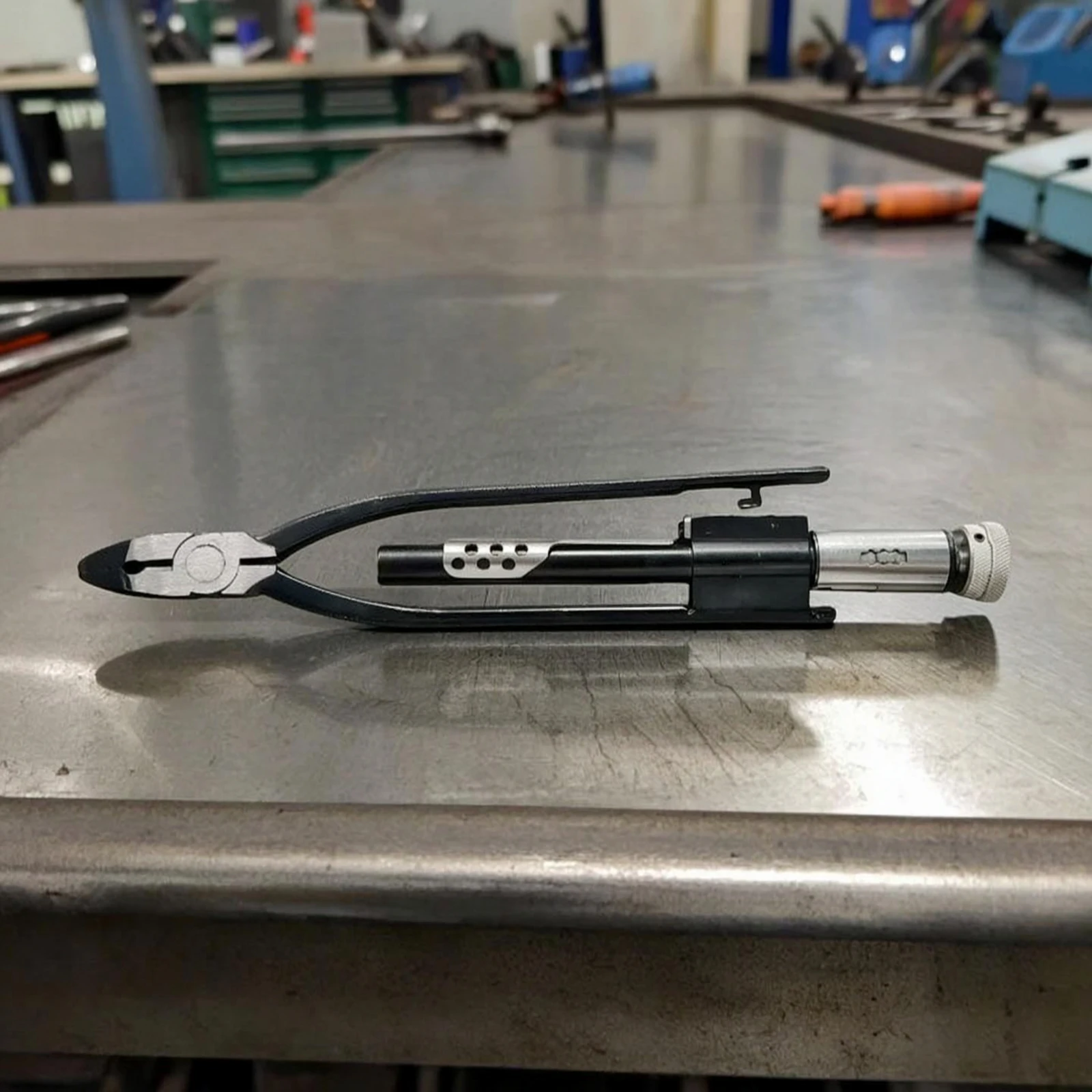 Reversible Wire Twisting Pliers Locking Safety Wire Twisting Pliers High Quality Long-Lasting for Mechanics, Automotive Repair