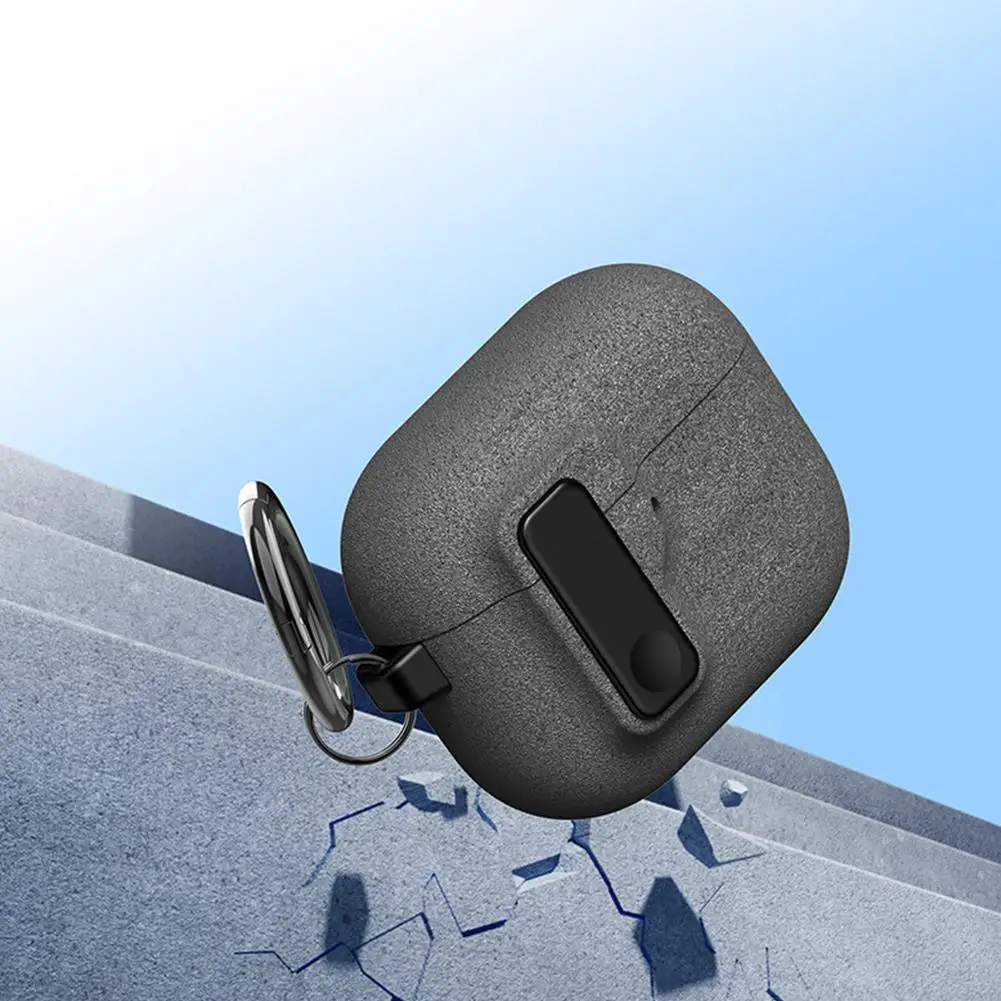 حافظة لسماعات الأذن AirPods 4 ذات قفل آمن ومضادة للصدمات حماية كاملة مع مجموعة تنظيف لملحقات سماعات الرأس AirPods Pro 2