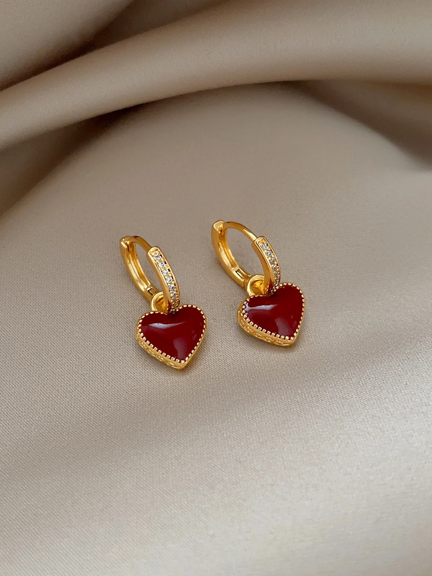 elegant-design-love-heart-ear-cuff-women's-luxury-personality-red-glaze-peach-drop-ear-jewelry-fashionable-accessory