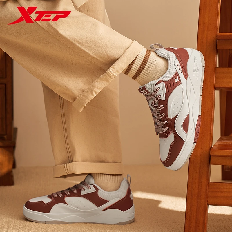 Xtep Low Top Skateboarding Shoes for Women  Winter Wrapping Leather Height-increasing Leisure Sports Shoes 976418310010