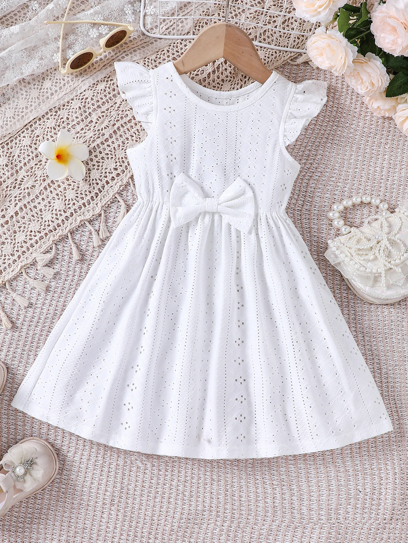 Girls' new summer fashion cut-out trend dress + white bow small flying sleeve knee-length dress