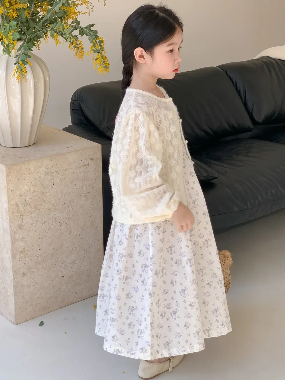

Весеннее корейское платье с лямкой на шее с цветочным принтом для девочек, детский кружевной кардиган с феей, модное платье из 2 предметов, платье для девочек, детская юбка, 2025 г.