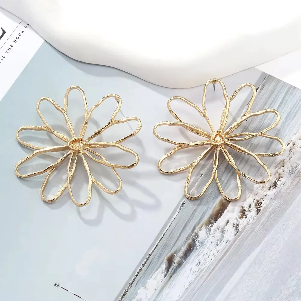 Vedawas Exaggerated Retro Hollow Flower Earrings,Elegant Simple Banquet Wedding Party Holiday Women Accessories