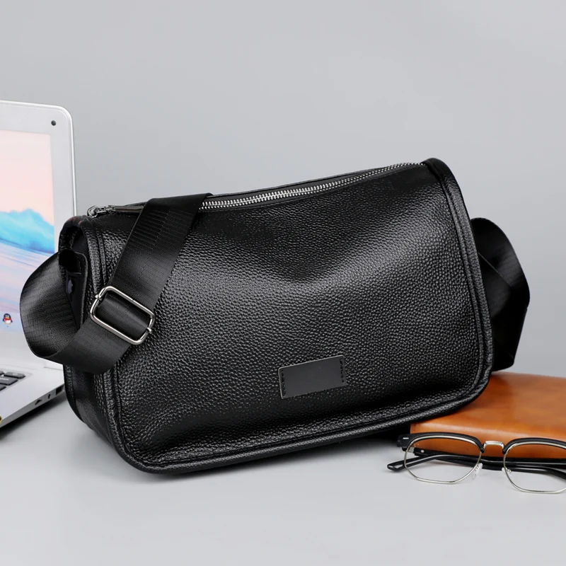 

Leather Men's oulder Bag Casual Large Capaci Cowhide Crossbody Bag Faionable New Sle Bapa for Young Men