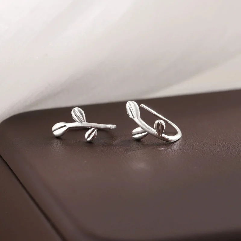 Hot selling new 925 sterling silver fashionable simple and dynamic branch leaf ear hook temperament versatile girl accessories