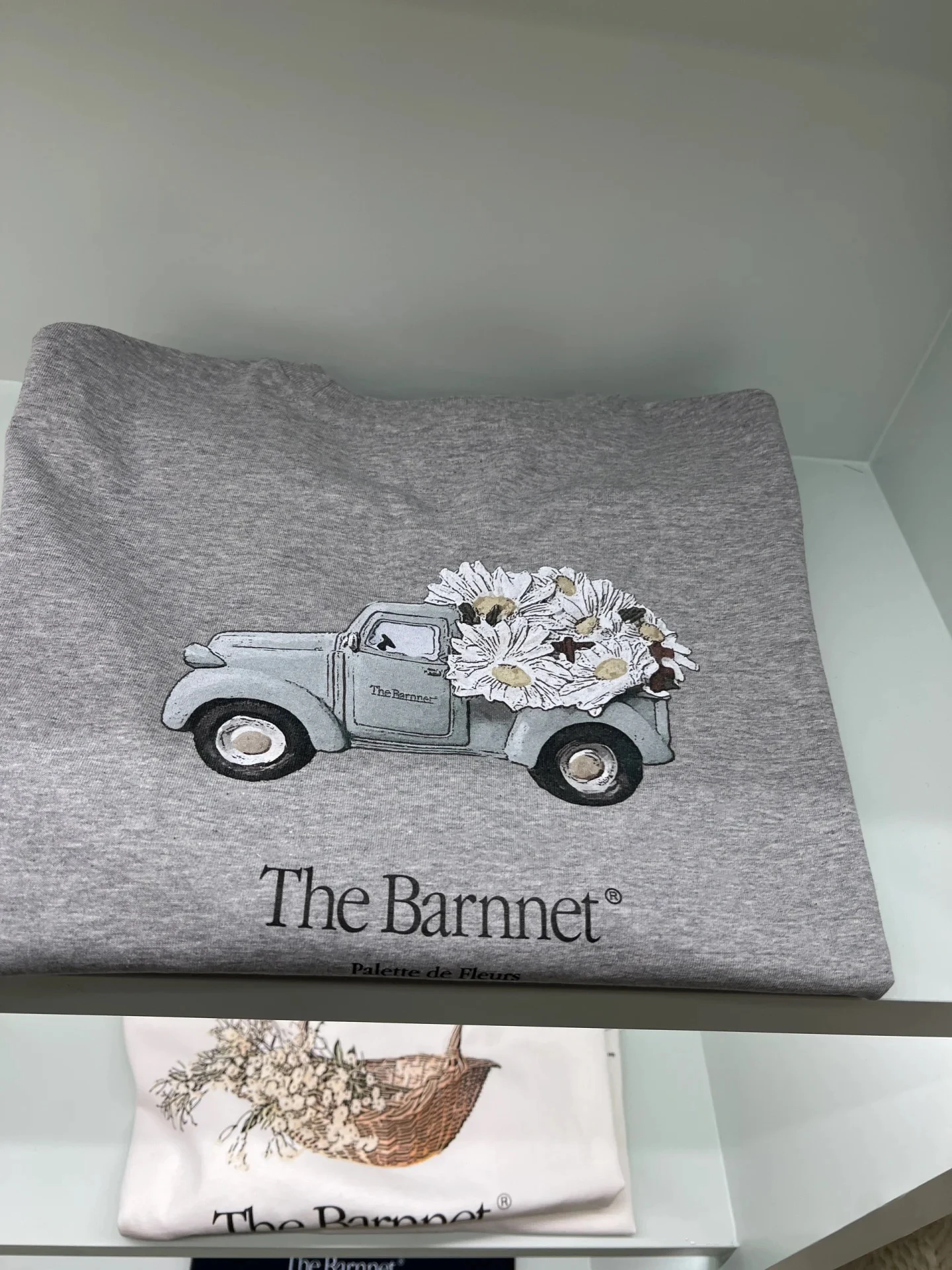 

Loose round Ne ort Sve T-irt Women's Printed Design Ba Small Car Flower Print Barnnet round Ne T-irt for Women