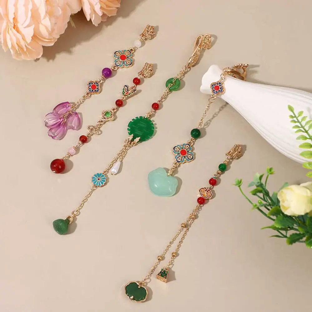 Retro Chinese Cheongsam Pressed Lapel Pearl Tassel Brooch Hanfu Tassel Exquisite Pendant Women Collar Pins Bridal Accessories