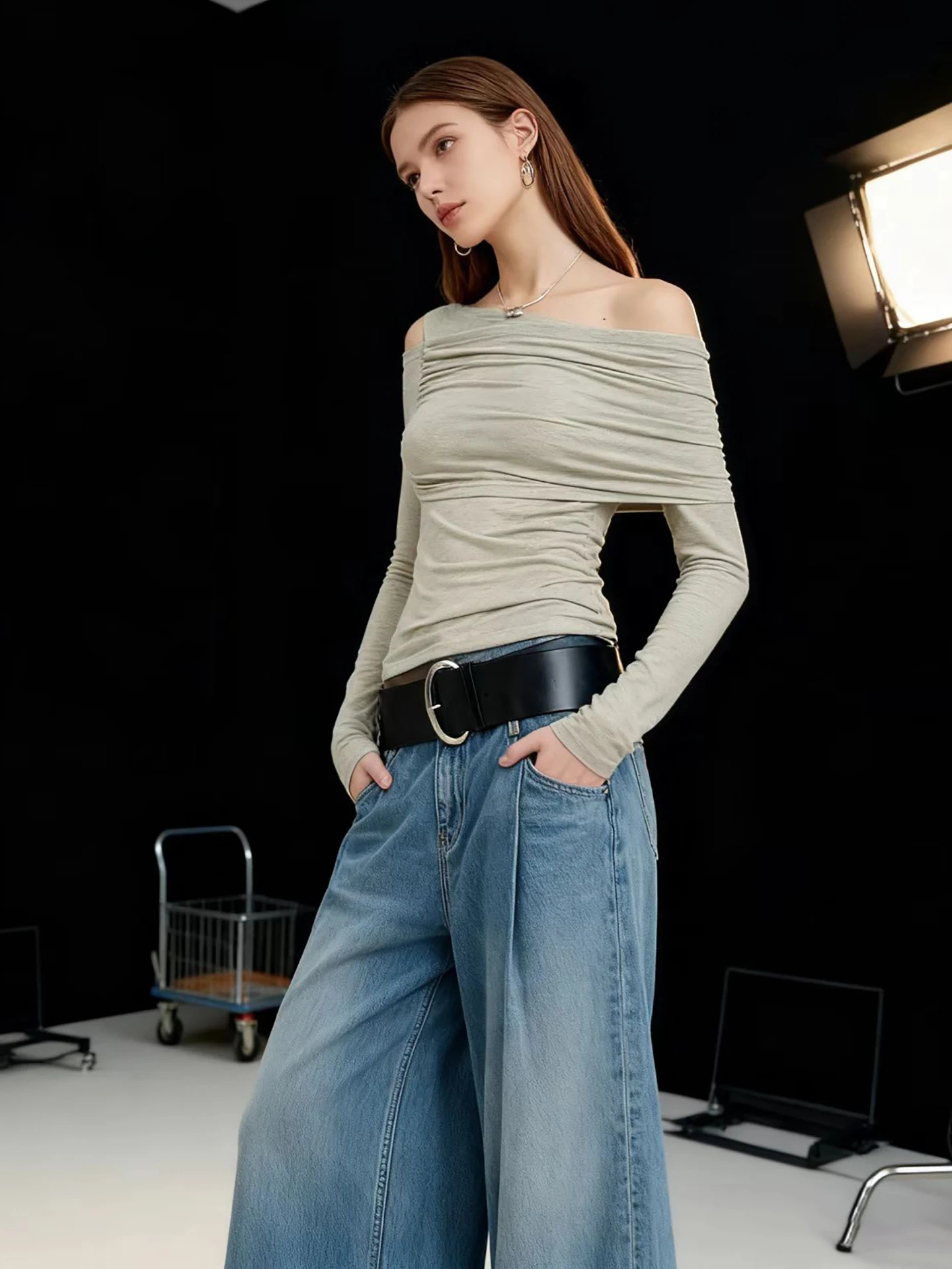 

HUAAPPUW Asymmetric Shoulder T-shirt Women's Slim Fit Base Shirt Deconstructed Design Spring New Style Breathable Polyester