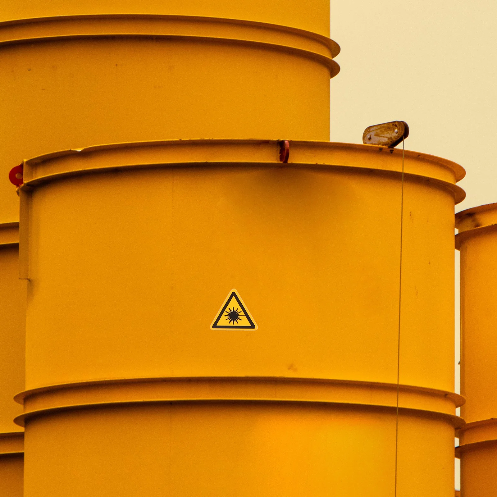 50 قطعة تسمية تحذير الليزر ملصق السلامة لاصق بولي كلوريد الفينيل دائم للمعدات مثلث علامة تحذير خطر تنبيه ملصق مائي