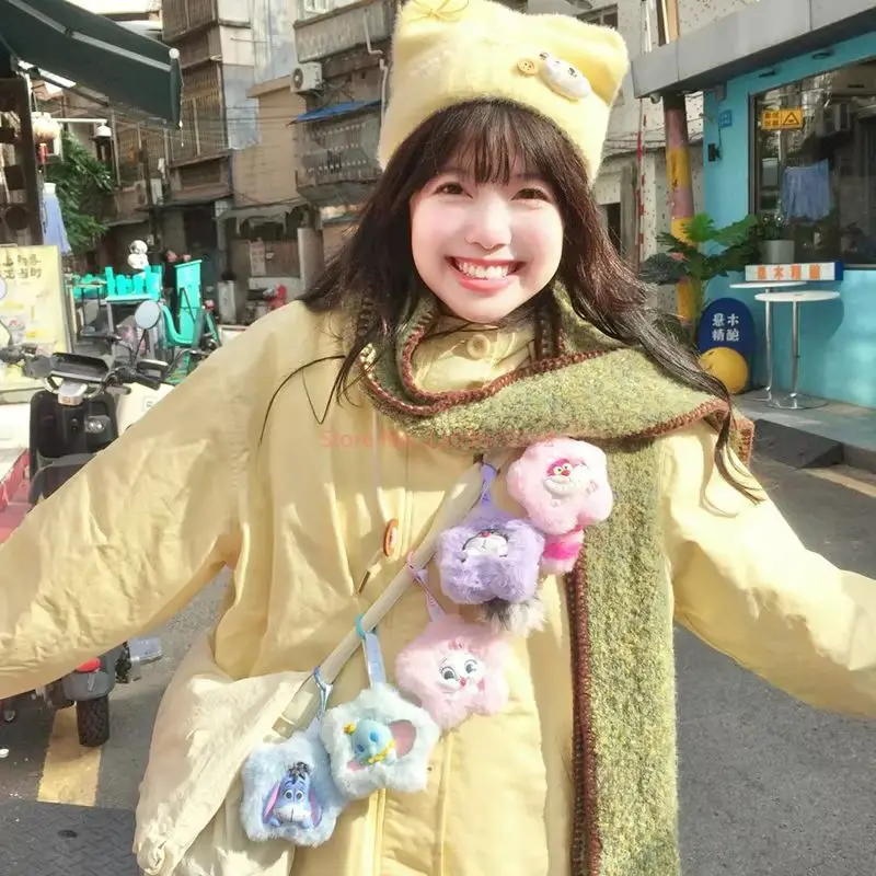 Miniso سلسلة موسم مشعر زهرة حفلة صندوق أعمى قلادة الفراولة الدب ماري القط دامبو لإعطاء الفتيات هدية مفاجئة