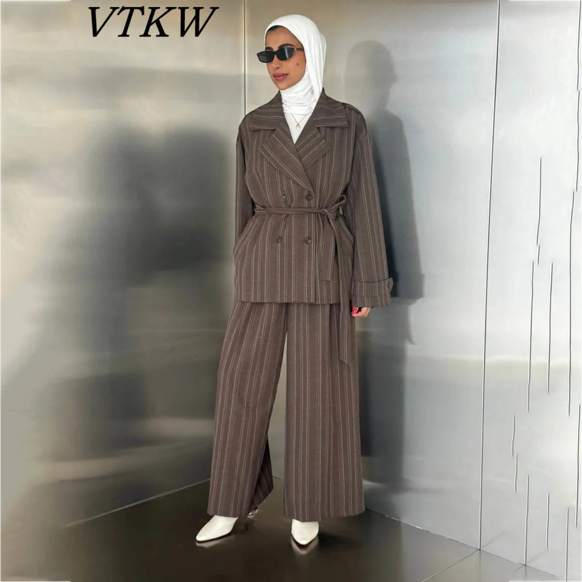 

VTKW женские полосатые на шнуровке с высокой талией, универсальный модный комплект весны 202, новый стиль, высококачественные свободные брюки из двух предметов