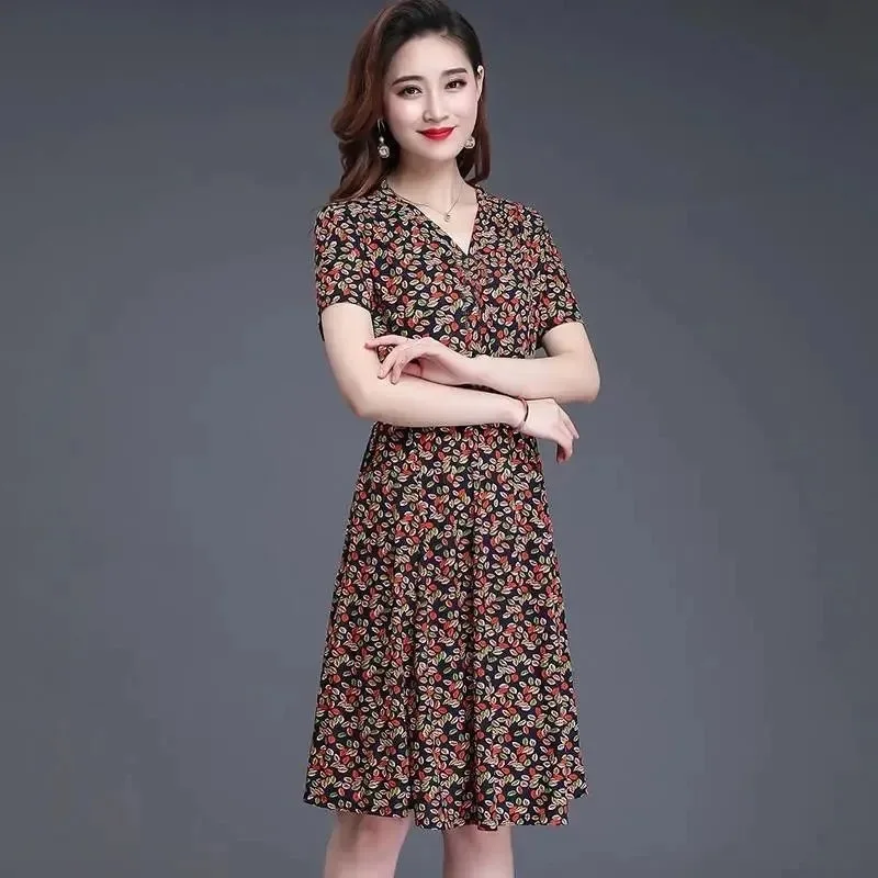 女性用リーフプリントのマキシドレス,自由奔放に生きる,半袖,ラインA,Vネック,分割,韓国語,夏,カジュアル,ニューコレクション2022