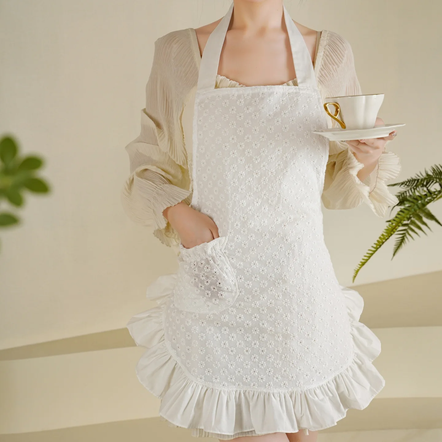 New Women's Embroidered Cotton Apron Home Kitchen Hanging Neck Waist Apron Dim Sum Shop Coffee Shop Overalls