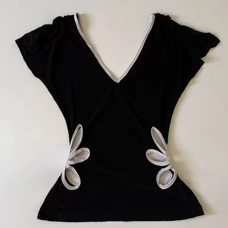 Black V Neck T Shirt Women Short Sleeve Slim Fit Crop Tee Contrast Trim Side Cutout Top Summer Vintage Japanese Female Clothing