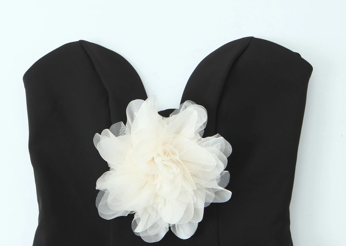 DEEABAE Zimowa nowość: francuski top damski z odkrytymi ramionami, głębokim dekoltem w kształcie serca i kontrastową kwiatową bluzą bez ramiączek.