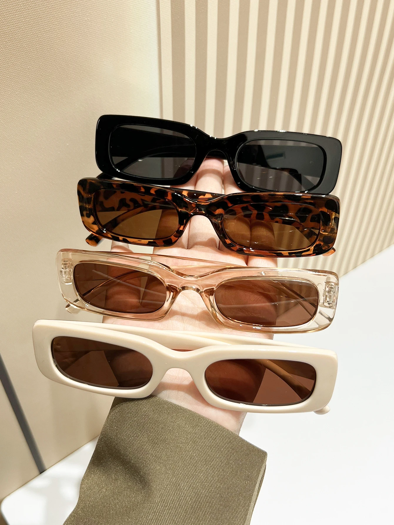 3-teiliges/4-teiliges modisches Sonnenbrillen-Set mit schmalem quadratischem Rahmen, mehrere Stile passen zu verschiedenen Outfits, geeignet zum Autofahren – Detail 1