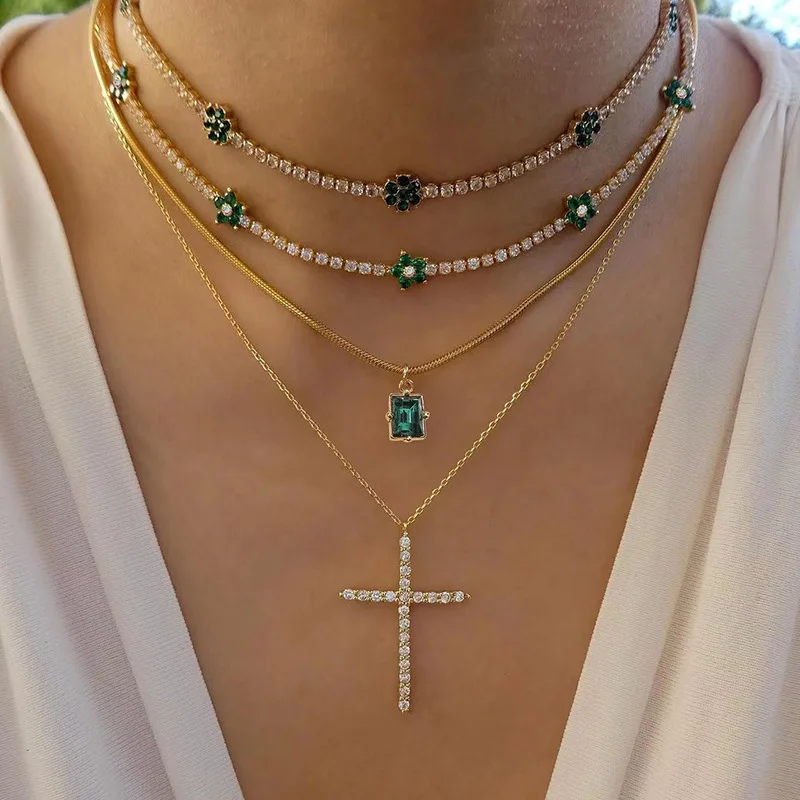 

European and American cross-border jewelry alloy diamond green flower necklace fashion square diamond star necklace cross pendan
