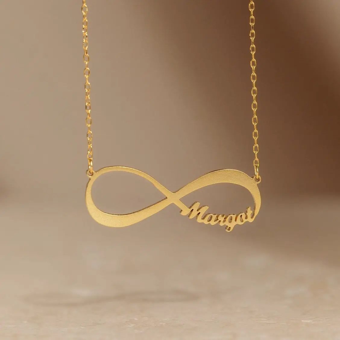 

Classic Customized Infinity Loop Name Necklace Infinity Loop Symbol Multi Name Necklace for Family Woman Valentine's Day Gift