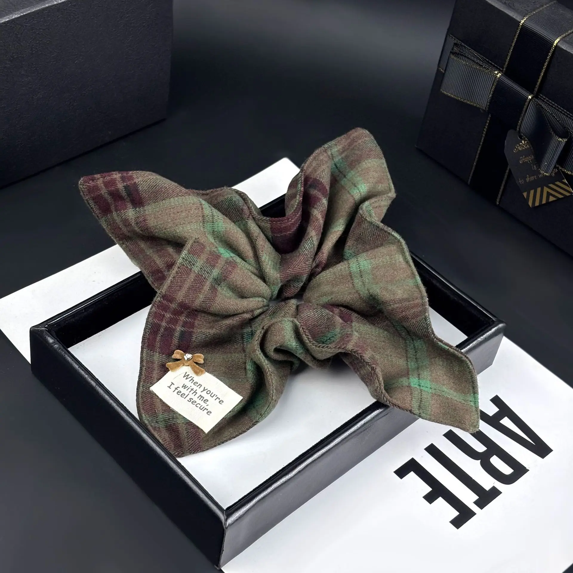 Korean fresh green Mao Ni retro plaid large intestine hair band women's high-elastic square scarf early spring high-end headdres