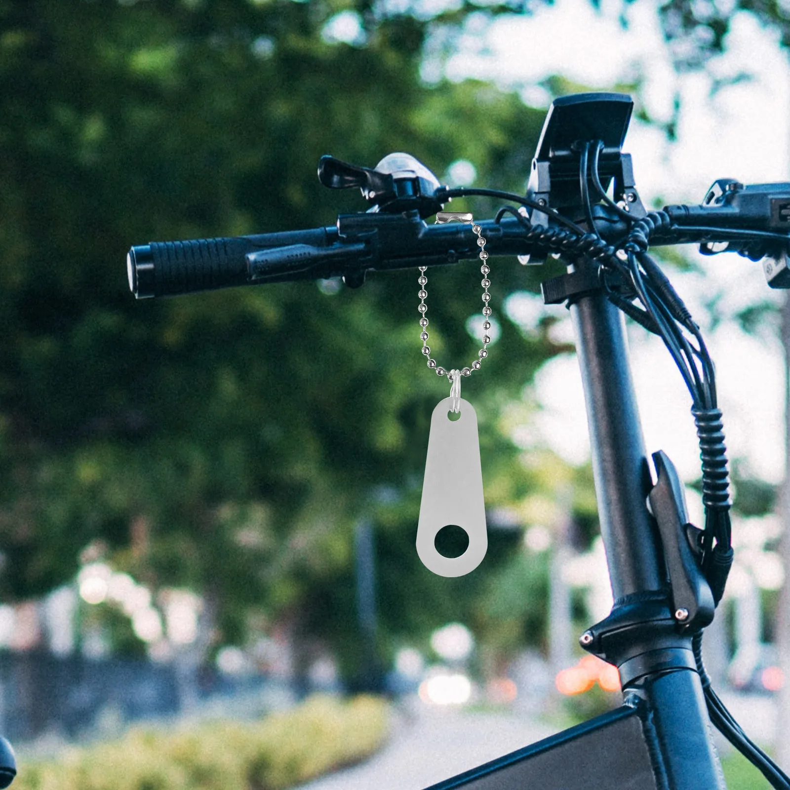 ركوب محظوظ شماعات دراجة نارية التيتانيوم الصلب جرس تصاعد ملحق ديكور جرس معدني قلادة حامل سلسلة المفاتيح ل