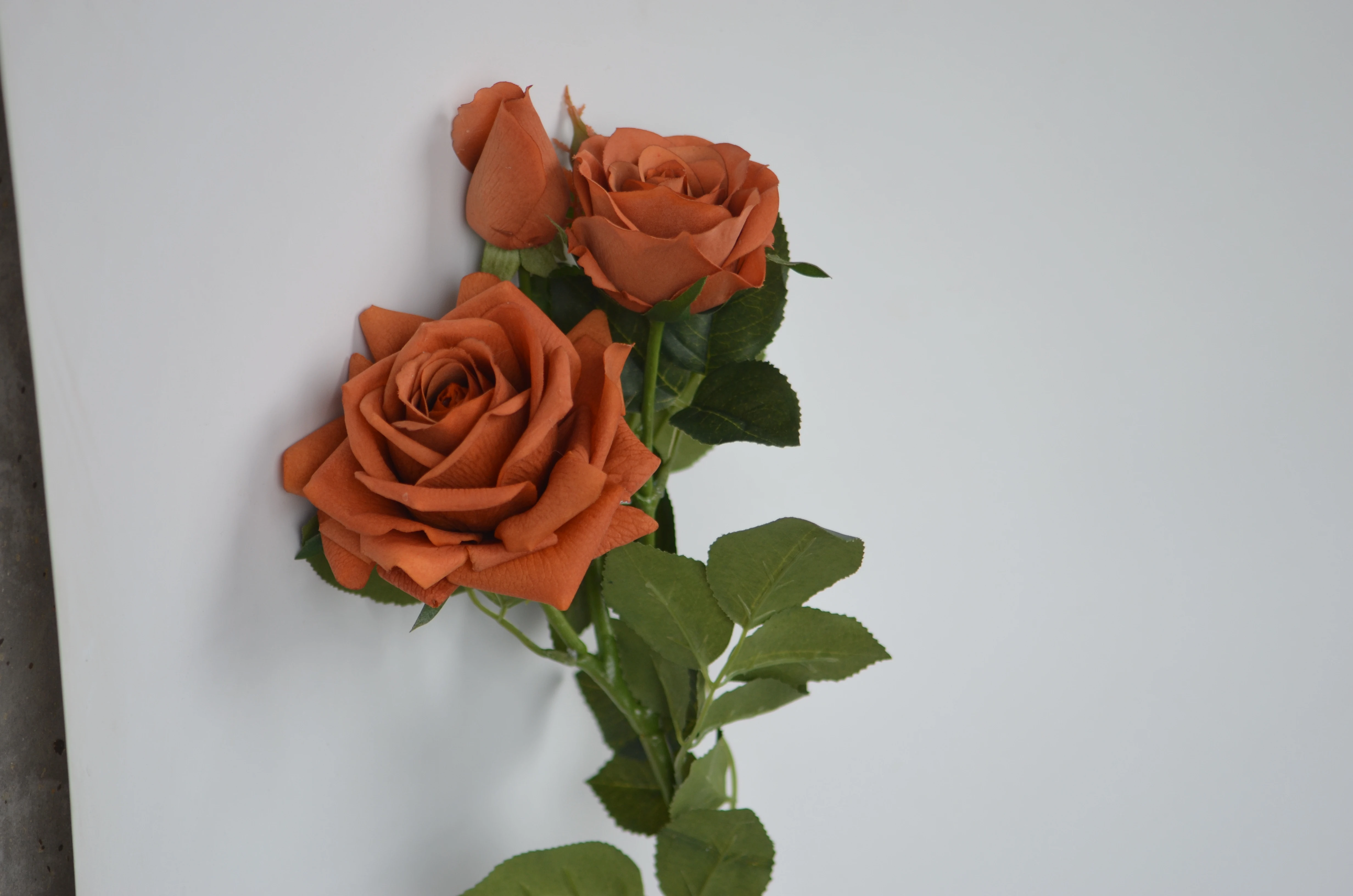 ريال اللمس الورود الاصطناعية ، DIY بها بنفسك الزهور ، الزفاف ، المنزل ، المطبخ الديكور ، الهدايا ، باقات ، حرق البرتقال ، 3 رؤساء ، 27.5"