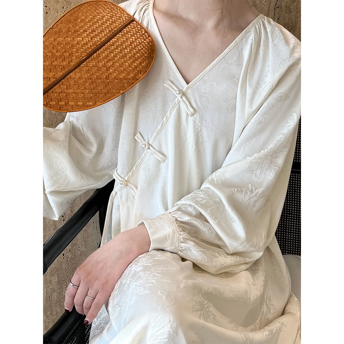 

LUXI New Chinese Style Midi Dress Knee-Length Modified Embroidered Skirt V-neck Long Sleeve High Waist Dress