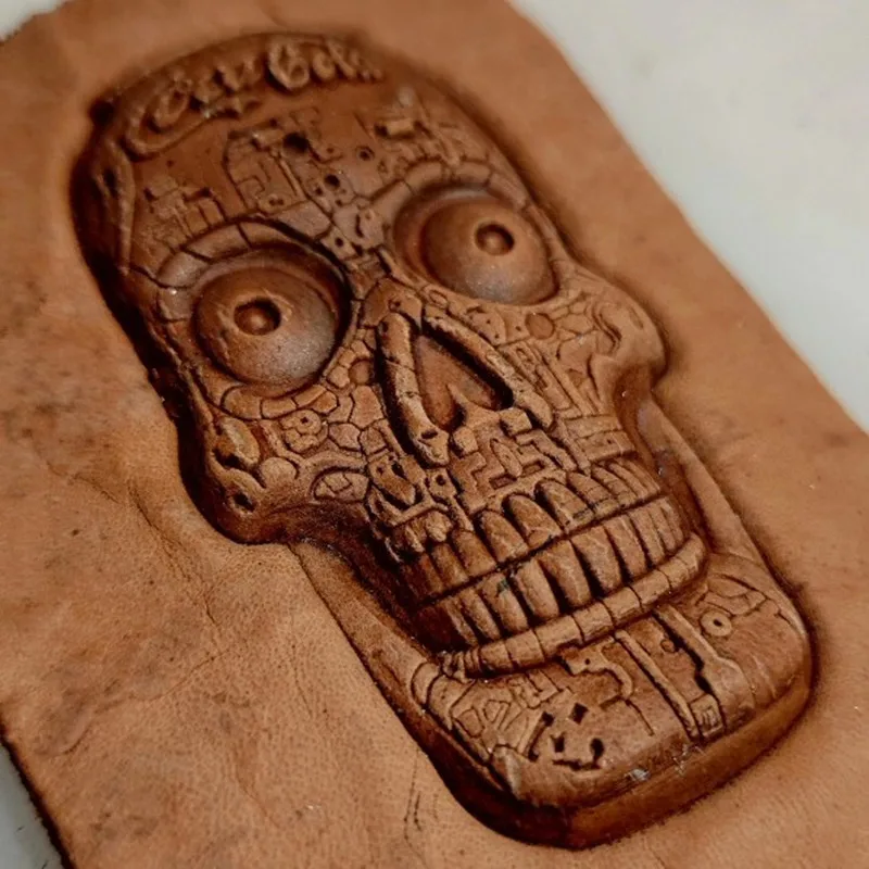 

Gothic Style Skull Coke Can Mold 78x44mm - 3D Aluminum Leather Embossing Stamp for Gothic & Punk Leathercraft DIY