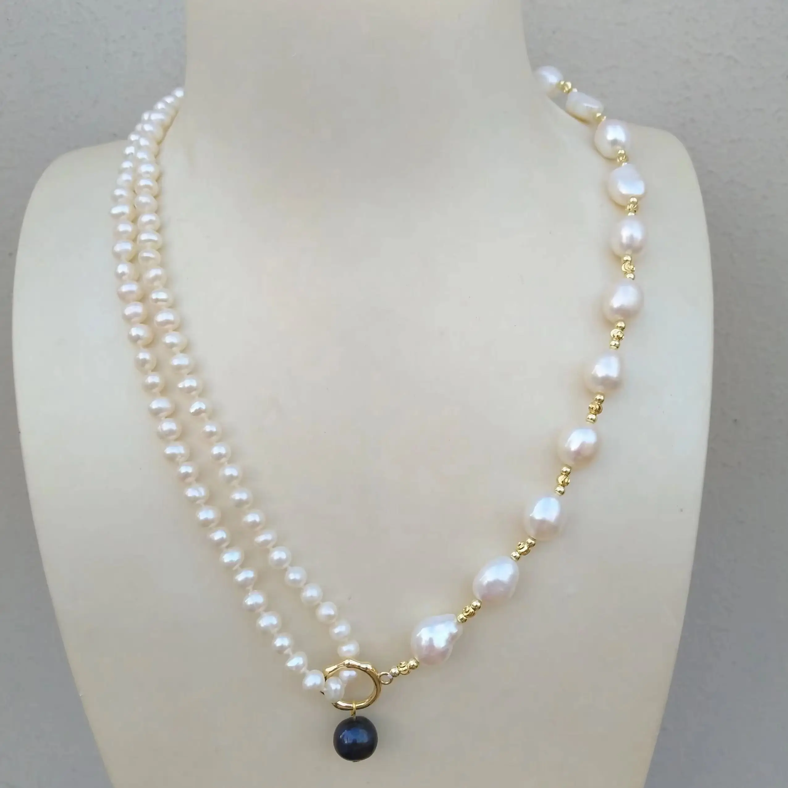 

Exotic Design Genuine Natural AAA South Sea Big&Small White Pearl Necklace Each Pearl hand-knotted