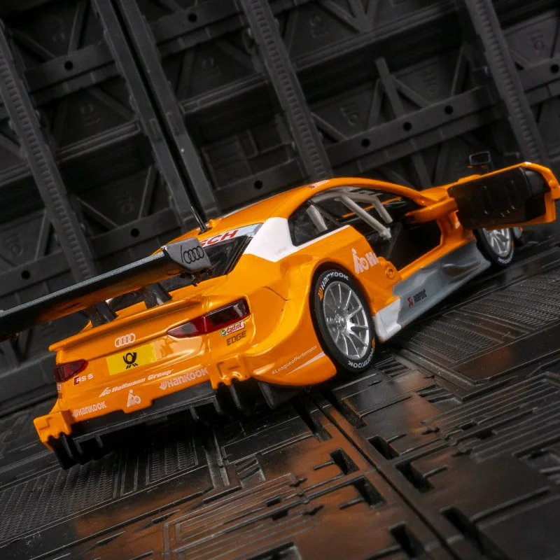 

CCA 1:32 Моделирование раллийного автомобиля из сплава Audi RS5 DTM с дверцами, которые можно открыть, богатые детали, тонкая работа, хорошее качество