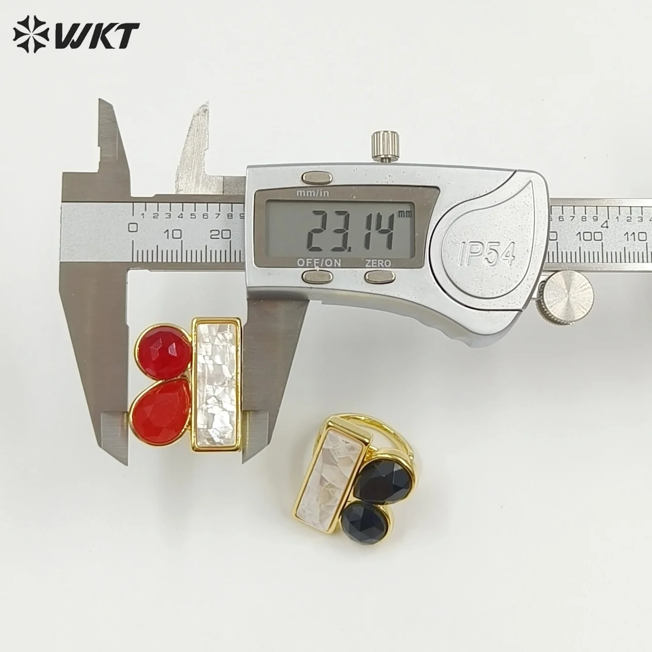 WT-MPR166 New Unique Rings Geometric Shape Texture White Shell And Gemstone Design With 18k Gold Plated For Unisex Jewelry
