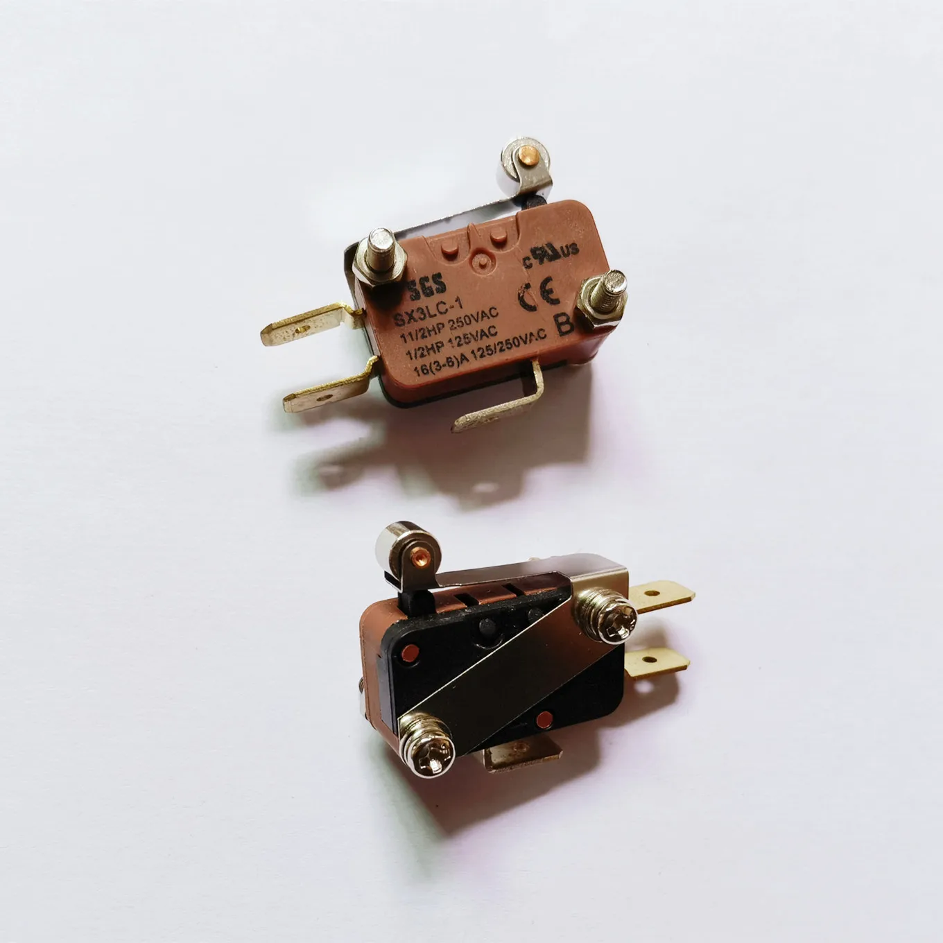 

Original new 100% SX3LH16 silver point with metal wheel bracket micro switch travel limit 3pin 16.5A