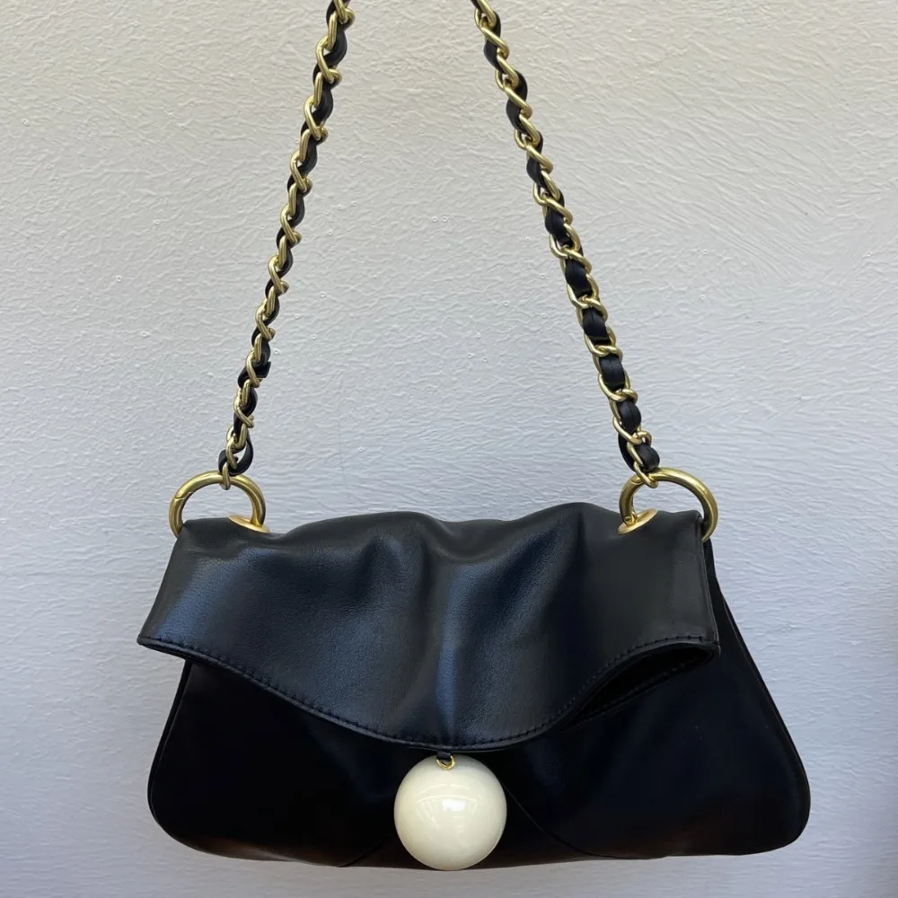 

2026 New High-end Bow Handbag Show High-end Shoulder Messenger Texture Unique Fashion Simple Casual Daily Versatile Premium