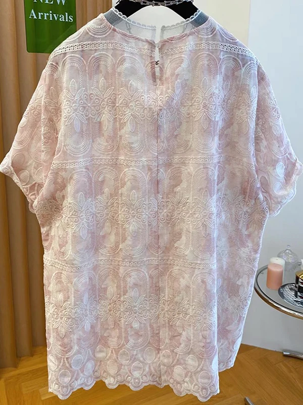 تي شيرت نسائي أنيق بأكمام قصيرة مطرز بالدانتيل، تصميم فضفاض للصيف بنمط كوري مع نقش زهور ورقبة مستديرة