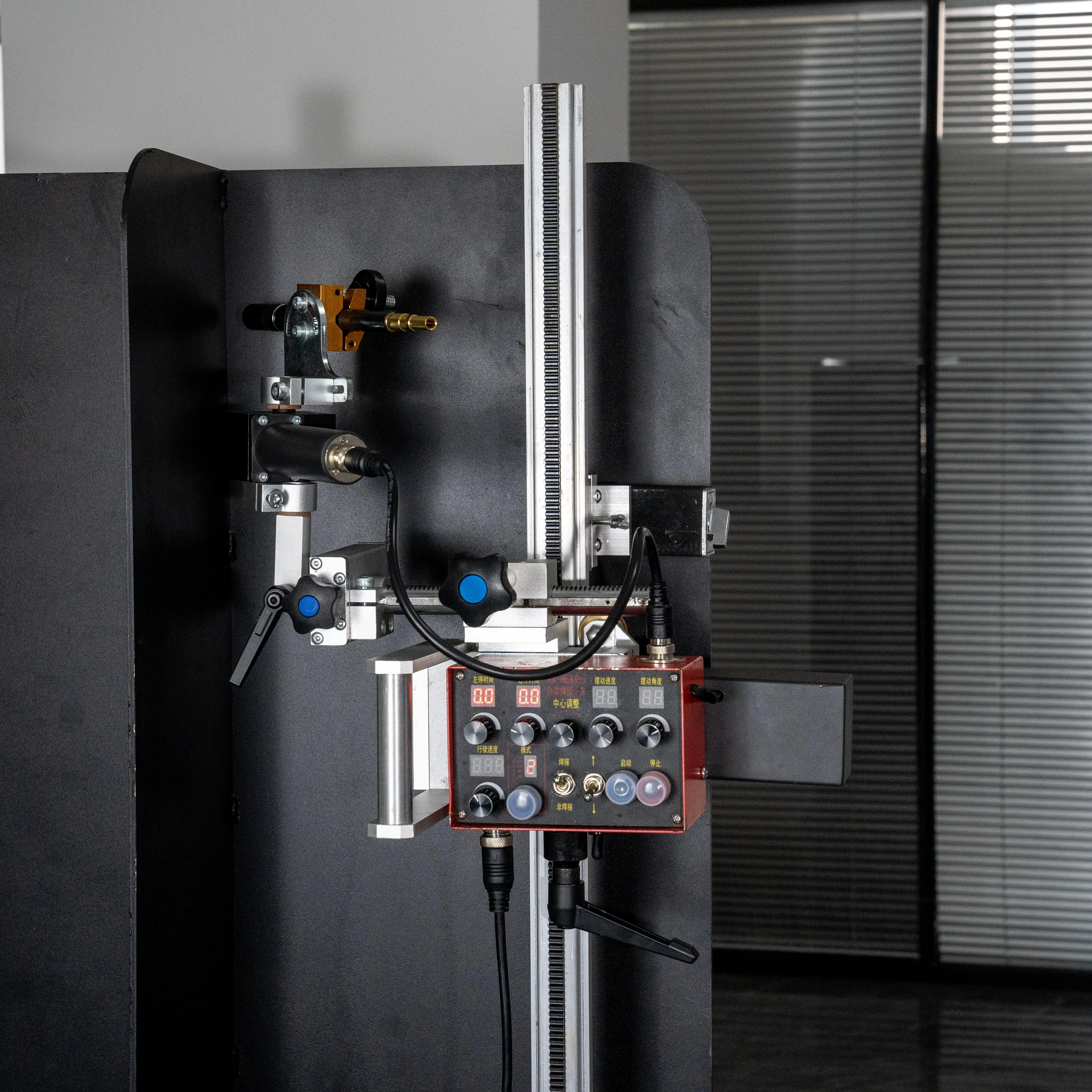 KA-HE8Pro New Portable Industrial Horizontal  Equipment Magnetic Rail Orbital Oscillating Swing Welding Robot 220V