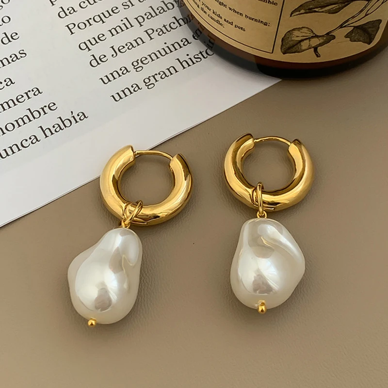 Pendientes de gota de círculo Vintage para mujer, pendientes de perlas barrocas, clip de oreja redondo de Color dorado, joyería elegante de